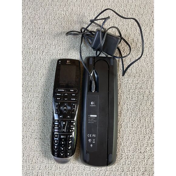 Logitech Harmony‎ 880 Universal Remote Control w/ Charging Dock & AC Adapter - Picture 1 of 3